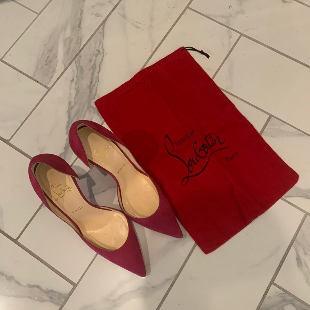 ******SOLD*****Christian Louboutin- Iriza 39